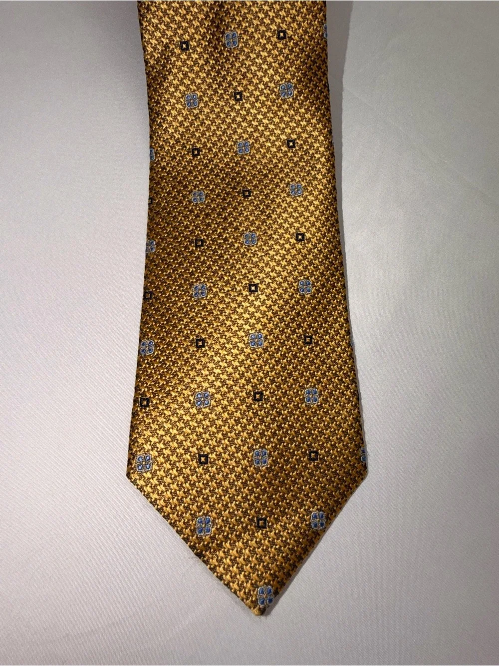 Brooks Brothers Mens Silk Tie Gold Blue Made in USA New York English Fabric